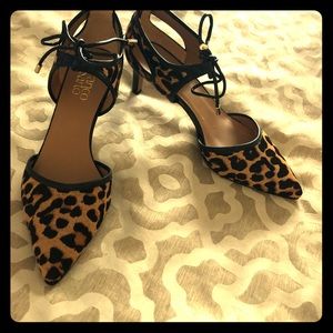 Beautiful cheetah pumps 7